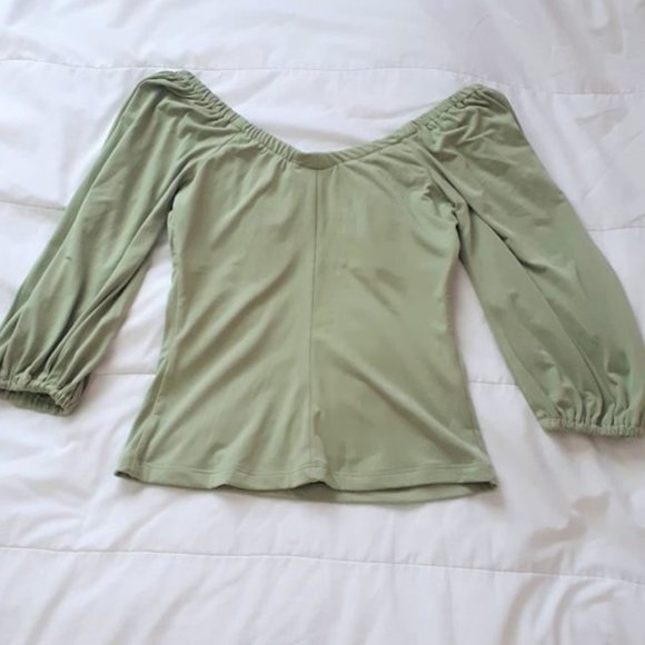 Sage green Vixen vacation blouse - Picture 4 of 5